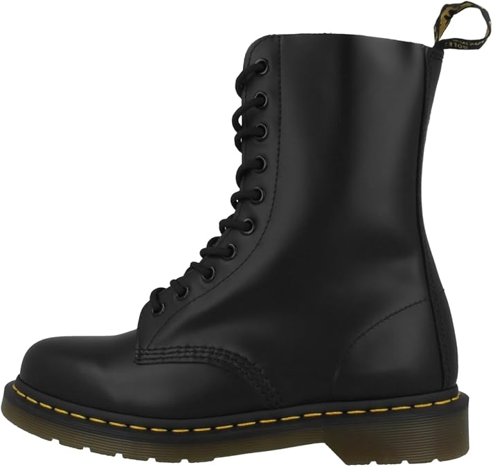 Dr. Marten's 1490 Smooth, Unisex-Adult Lace-Up Boots, Black (Black), 5 UK (38 EU)