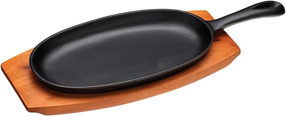 KitchenCraft World of Flavours Cast Iron Sizzle Plate with Wooden Trivet Recipe Included Gift Boxed Black 34.5 x 14.5 x 3.5 cm