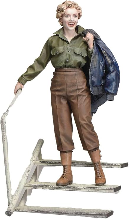 X-Plus Marilyn Monroe (USO Tour 1954) 1:8 Scale Plastic Model Kit