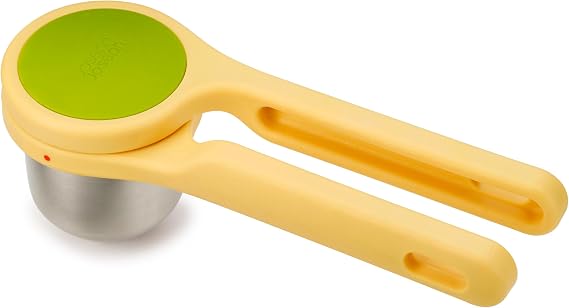 Joseph Joseph Helix Citrus Press Juicer, Ergonomic Twist action hand press, lemon & lime squeezer