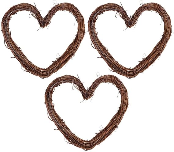 HOMSFOU 3Pcs Heart Shaped Rattan Wreath Frame 5.90In DIY Wreath Base for Home Decor Wedding Place Cards Festival Garland Christmas Ornaments Craft Projects