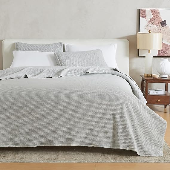 Twin Size Grey Quilt Set. Stonewashed, Ultra-Soft, Lightweight Box Stitch Bedding Sets for Boys & Girls. College Dorm Essentials, 2 Piece Set, 1 Quilt 1 Pillow Sham (Twin/Twin XL, Mushroom Grey)